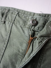 Load image into Gallery viewer, 1960s U.S Army OG-107 Fatigue Pants - 32"
