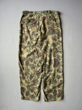 Load image into Gallery viewer, 1970s Distressed Lightweight Duck Camo Fatigues - 33"
