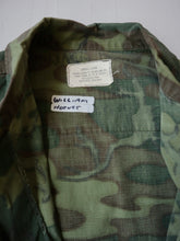 Load image into Gallery viewer, 1960s U.S Army Ripstop EDRL Jungle Jacket - S/M
