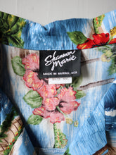 Load image into Gallery viewer, 1980s Women's Hawaiian Shirt - S

