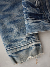 Load image into Gallery viewer, 1980s Made in USA Levi&#39;s Blanket Lined Denim Jacket - XS
