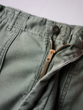 Load image into Gallery viewer, 1970s U.S Army OG-107 Fatigue Pants - 30"
