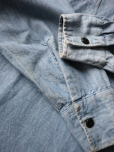 Load image into Gallery viewer, 1970s Chambray Pullover Work Shirt - L
