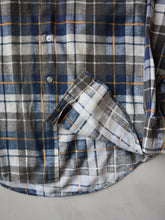 Load image into Gallery viewer, 1970&#39;s Plaid Flannel Shirt - L
