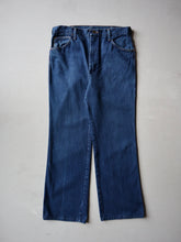 Load image into Gallery viewer, 1970&#39;s Wrangler Bootcut Jeans - 32&quot;
