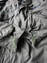 Load image into Gallery viewer, 1960s U.S Army M-65 Field Jacket - L
