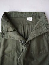 Load image into Gallery viewer, 1970&#39;s U.S Army OG-107 Fatigue Pants - 25&quot;

