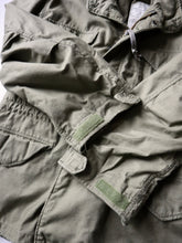 Load image into Gallery viewer, 1970s U.S Army M-65 Field Jacket - M
