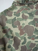Load image into Gallery viewer, 1970s Black Sheep Duck Camo Lightweight Hunting Jacket - L/XL
