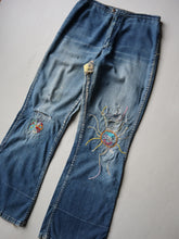 Load image into Gallery viewer, 1970s Thrashed &amp; Patched Wrangler Misses Bootcut Jeans - 30"
