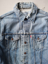 Load image into Gallery viewer, 1970&#39;s Thrashed Made in USA Levi&#39;s Denim Jacket - M
