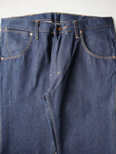 Load image into Gallery viewer, 1990&#39;s Wrangler Denim Bootcut Jeans - 33&quot;
