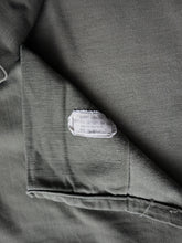 Load image into Gallery viewer, 1970s U.S Army OG-107 Fatigue Shirt - M
