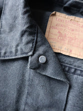 Load image into Gallery viewer, 1990s Levi's Denim Jacket - M
