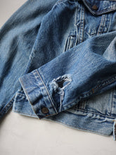 Load image into Gallery viewer, 1980&#39;s Thrashed Made in USA Levi&#39;s Denim Jacket - M
