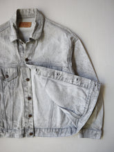 Load image into Gallery viewer, 1980s Levi's Grey Acid Wash Denim Jacket - L
