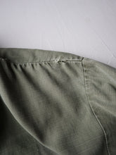 Load image into Gallery viewer, 1960s Distressed U.S Army Jungle Jacket - M

