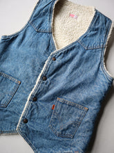 Load image into Gallery viewer, 1970s Levi's Sherpa Lined Denim Vest - S/M
