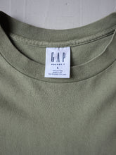 Load image into Gallery viewer, 1990s Faded Gap Pocket Tee - M
