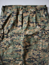 Load image into Gallery viewer, Rothco USMC Digi Camo Cargo Pants - 40"
