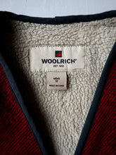 Load image into Gallery viewer, 1990s Woolrich Sherpa Lined Vest - M
