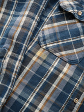 Load image into Gallery viewer, 1990s Fieldmaster Flannel Shirt - M
