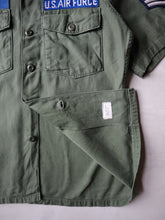 Load image into Gallery viewer, 1970s U.S Army OG-107 Fatigue Shirt - M

