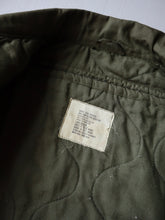 Load image into Gallery viewer, 1970s U.S Army Cold Weather CVC Tanker Jacket - L
