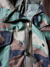 Load image into Gallery viewer, 1980s U.S Army M-65 Camo Field Jacket - S
