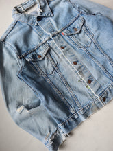 Load image into Gallery viewer, 1970&#39;s Thrashed Made in USA Levi&#39;s Denim Jacket - M
