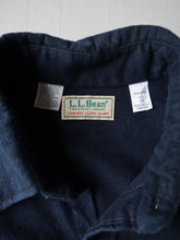 Load image into Gallery viewer, 1970s L.L Bean Chamois Shirt - M
