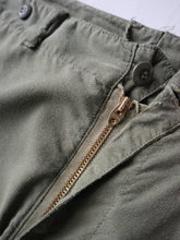 Load image into Gallery viewer, 1970s Canadian Army Lightweight Combat Pants - 32"
