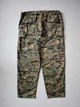 Load image into Gallery viewer, Rothco USMC Digi Camo Cargo Pants - 40"
