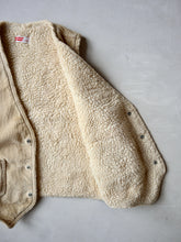 Load image into Gallery viewer, 1970s Distressed Levi&#39;s Sherpa Lined Corduroy Vest - XS
