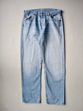 Load image into Gallery viewer, 1970s Made in USA Levi's 501 Jeans - 32"
