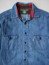 Load image into Gallery viewer, 1980s Levi's Chambray Shirt - S
