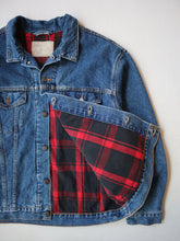 Load image into Gallery viewer, 1990s Levi's Flannel Lined Denim Trucker Jacket - XL
