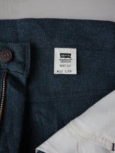 Load image into Gallery viewer, Levi&#39;s 517 Bootcut Pants - 38&quot;
