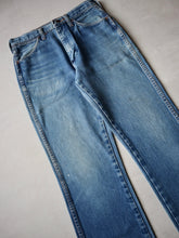 Load image into Gallery viewer, Made in USA Wrangler Cowboy Cut Jeans - 28&quot;
