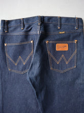 Load image into Gallery viewer, 1990&#39;s Wrangler Denim Bootcut Jeans - 33&quot;
