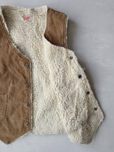 Load image into Gallery viewer, 1970&#39;s Levi&#39;s Corduroy Sherpa Lined Vest - M
