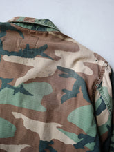 Load image into Gallery viewer, 1980s U.S Army Ripstop Camo Field Shirt - L
