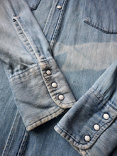 Load image into Gallery viewer, 1970s Faded Levi&#39;s Orange Tab Chambray Shirt - S
