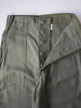 Load image into Gallery viewer, 1970&#39;s U.S Army OG-107 Fatigue Pants - 24&quot;
