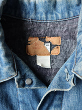 Load image into Gallery viewer, 1970s Levi's Type 3 Blanket Lined Denim Jacket - M
