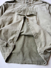 Load image into Gallery viewer, 1970s Bulgarian Cotton Anorak - M
