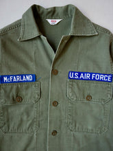 Load image into Gallery viewer, 1960s U.S Army OG-107 Short Sleeve Fatigue Shirt - XS
