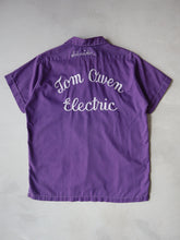 Load image into Gallery viewer, 1970s Hilton Chainstitched Women&#39;s Bowling Shirt - M
