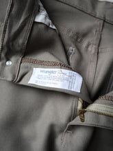 Load image into Gallery viewer, Wrangler Wrancher Bootcut Pants - 32"
