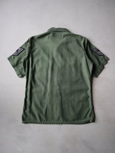 Load image into Gallery viewer, 1970s U.S Army OG-107 Fatigue Shirt - M
